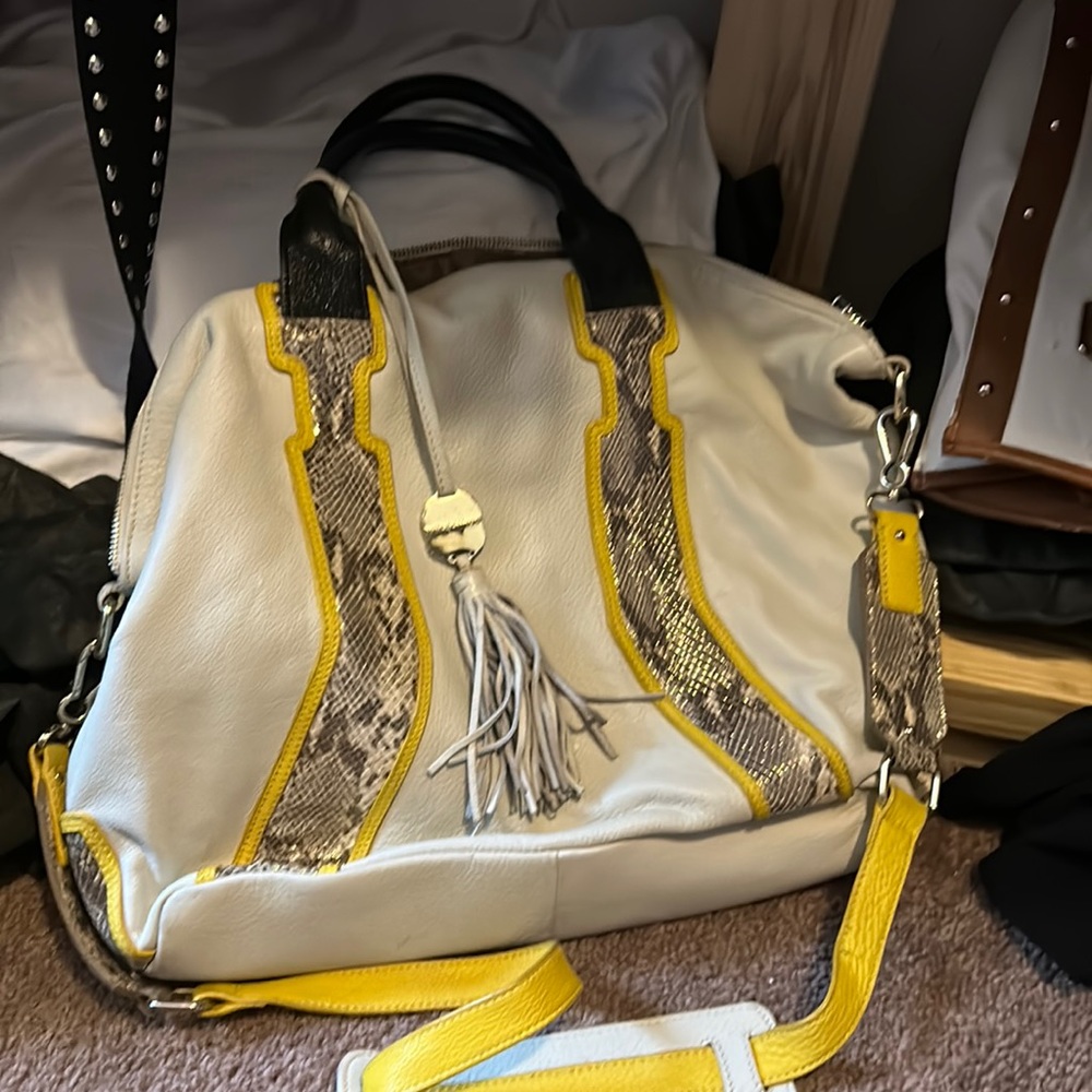 Beautiful Vince Camuto purse.